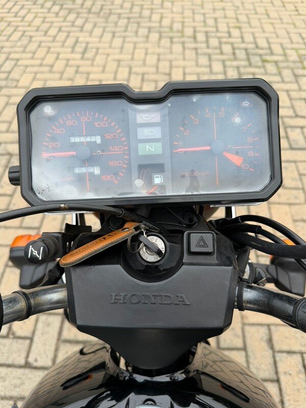 MOTO HONDA CB 400 1984