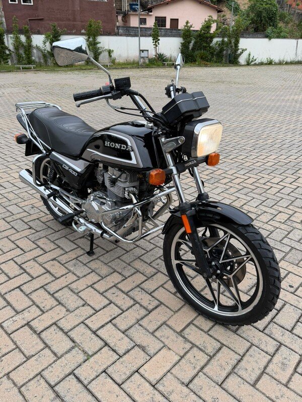 MOTO HONDA CB 400 1984