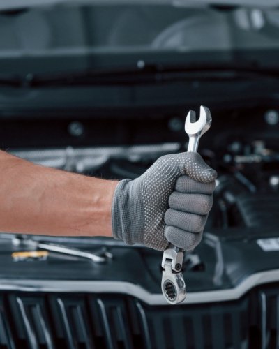 Reparos e serviços automotivos