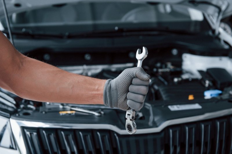 Reparos e serviços automotivos